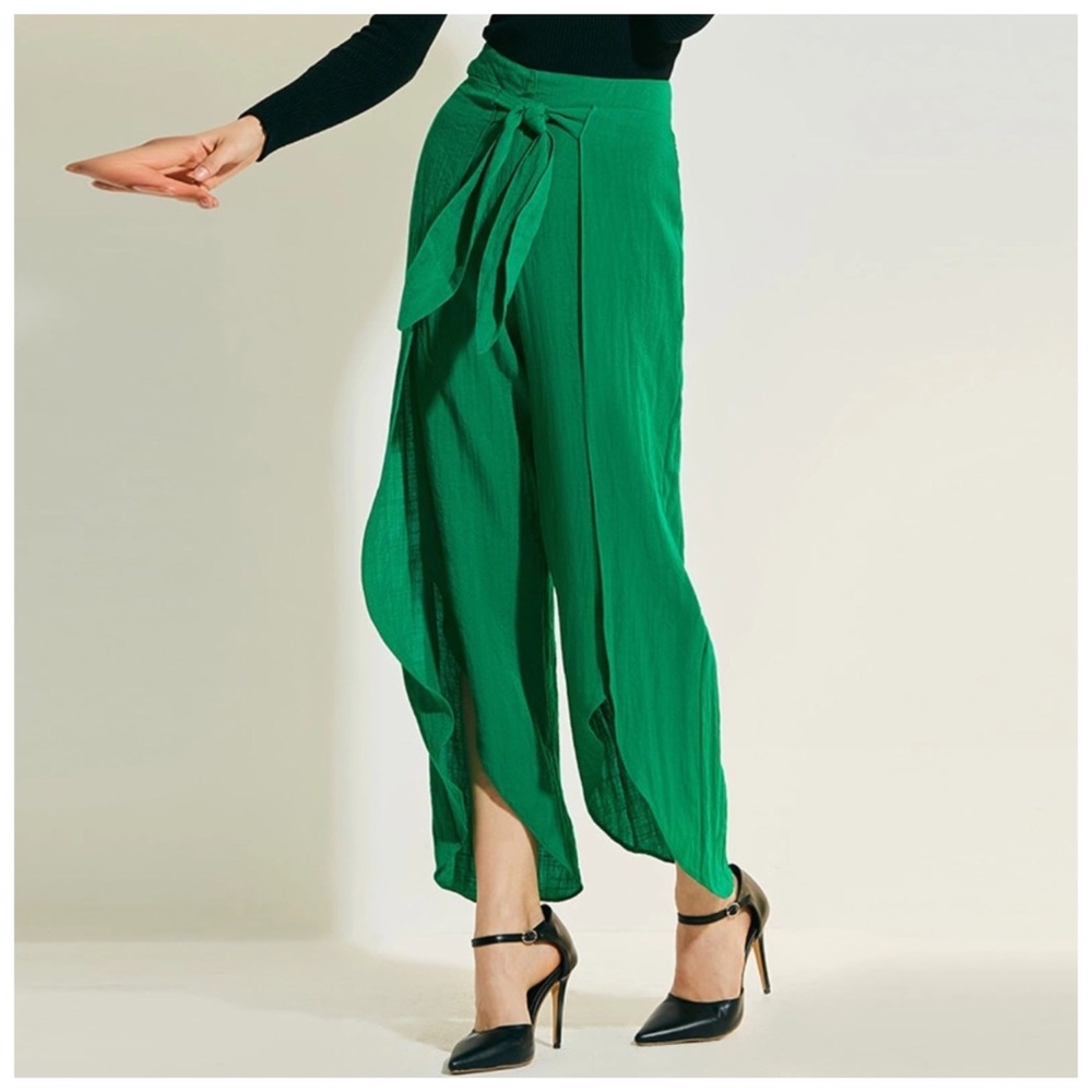 Green Asymmetrical Flare Leg Pants - Picture 3 of 4